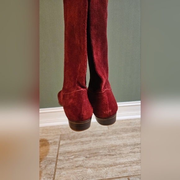Vintage NINE WEST Suede Knee High Low Heel Boots In Burgundy Red. Size 7 - Picture 16 of 16